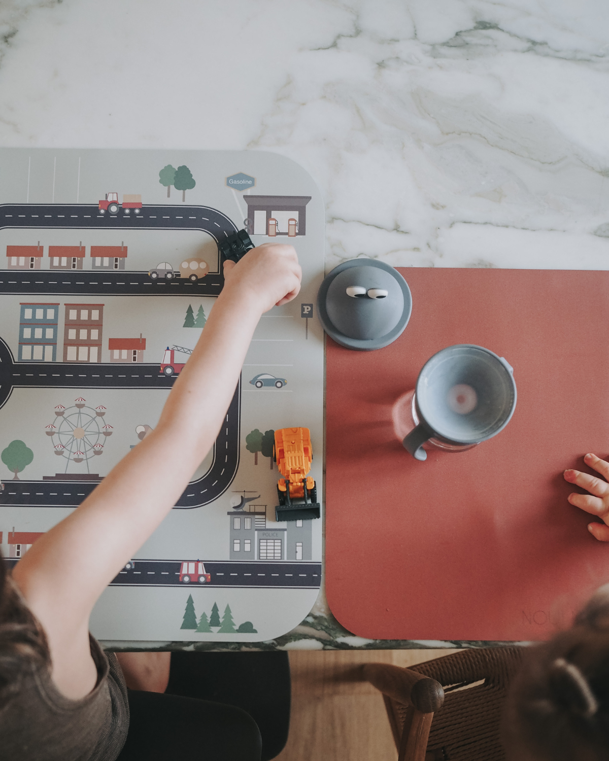 Noui Noui XL Placemat Little Village