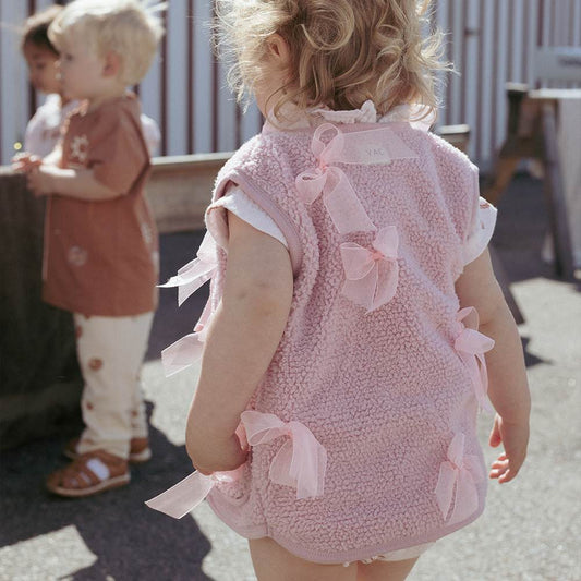 Lill vest