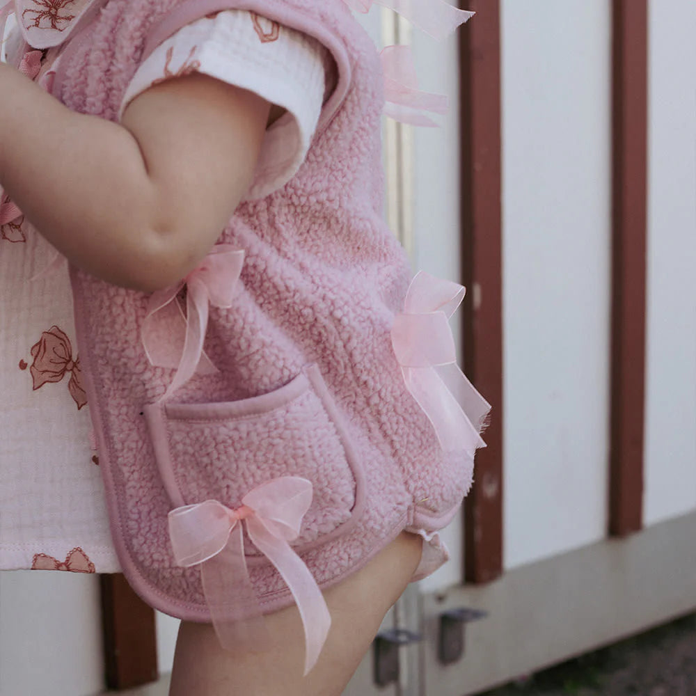 Lill vest